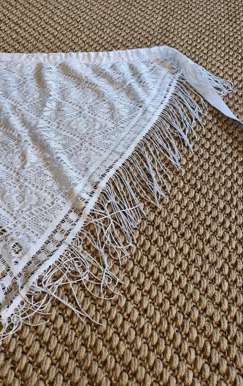debut White Lace Fringe Triangle Shawl